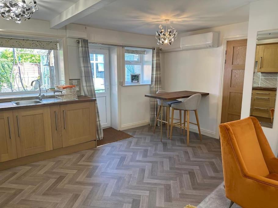 Thee Olde Cow Shed Cottingham, Central Location, 500 Meters From Cottingham Train Station, Close To Hull & Beverly, Free Parking & Wi-Fi , Entire Detached Property Zewnętrze zdjęcie