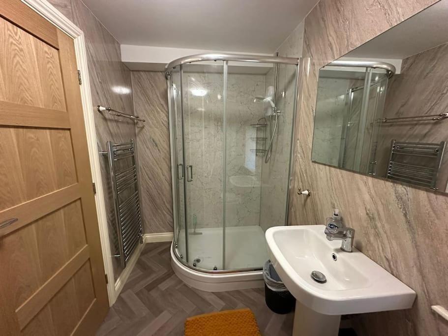 Thee Olde Cow Shed Cottingham, Central Location, 500 Meters From Cottingham Train Station, Close To Hull & Beverly, Free Parking & Wi-Fi , Entire Detached Property Zewnętrze zdjęcie